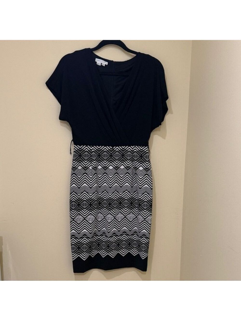 London Times Black and White Zigzag women’s Midi Dress size 4 | women’s Small